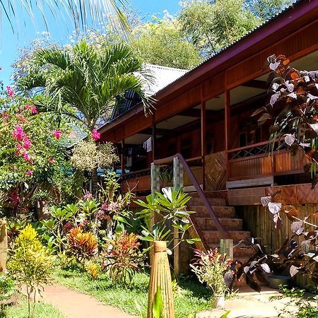 Panorama Backpackers Otel Bunaken Dış mekan fotoğraf