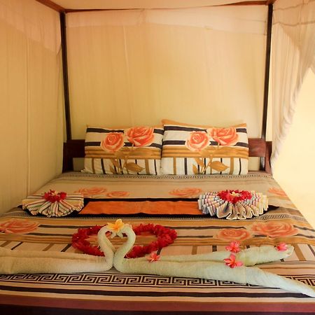 Panorama Backpackers Otel Bunaken Dış mekan fotoğraf