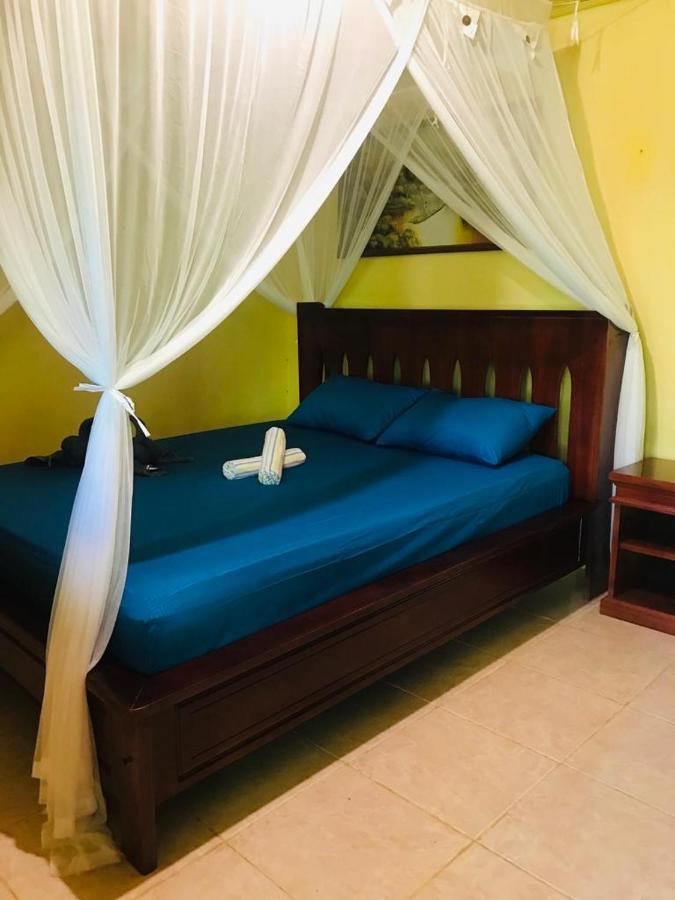 Panorama Backpackers Otel Bunaken Dış mekan fotoğraf