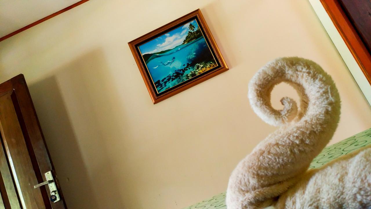 Panorama Backpackers Otel Bunaken Dış mekan fotoğraf