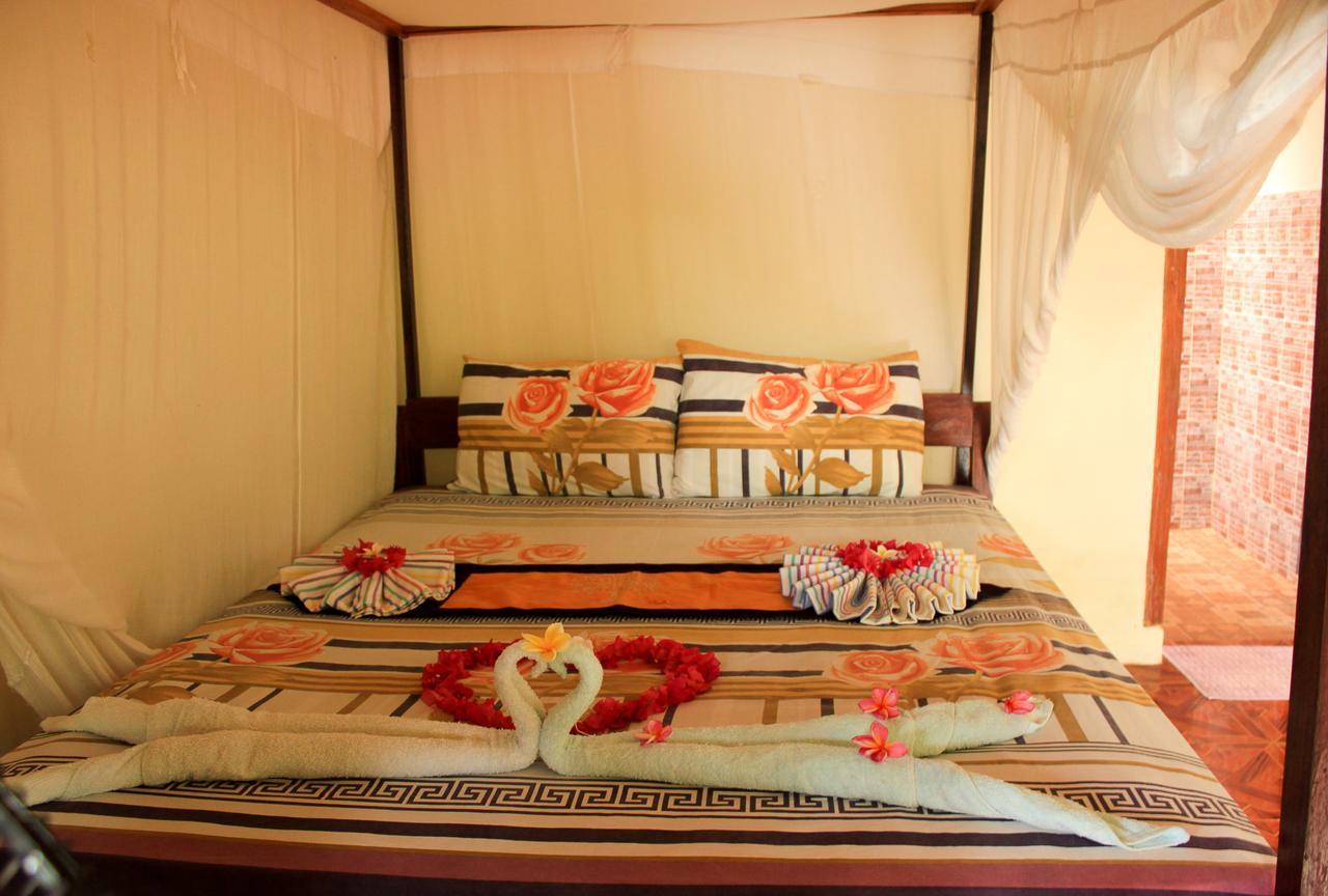 Panorama Backpackers Otel Bunaken Dış mekan fotoğraf