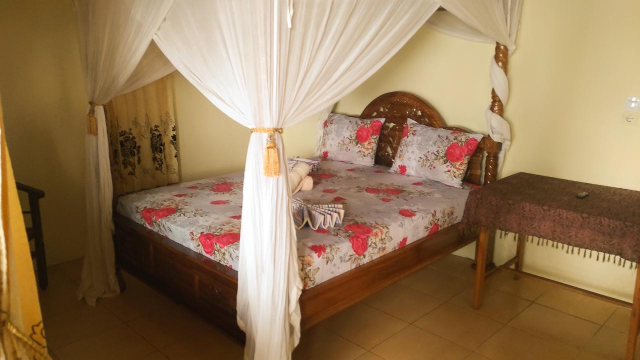 Panorama Backpackers Otel Bunaken Dış mekan fotoğraf